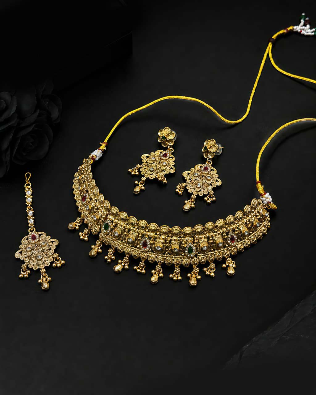 Regal Heritage Collar Set