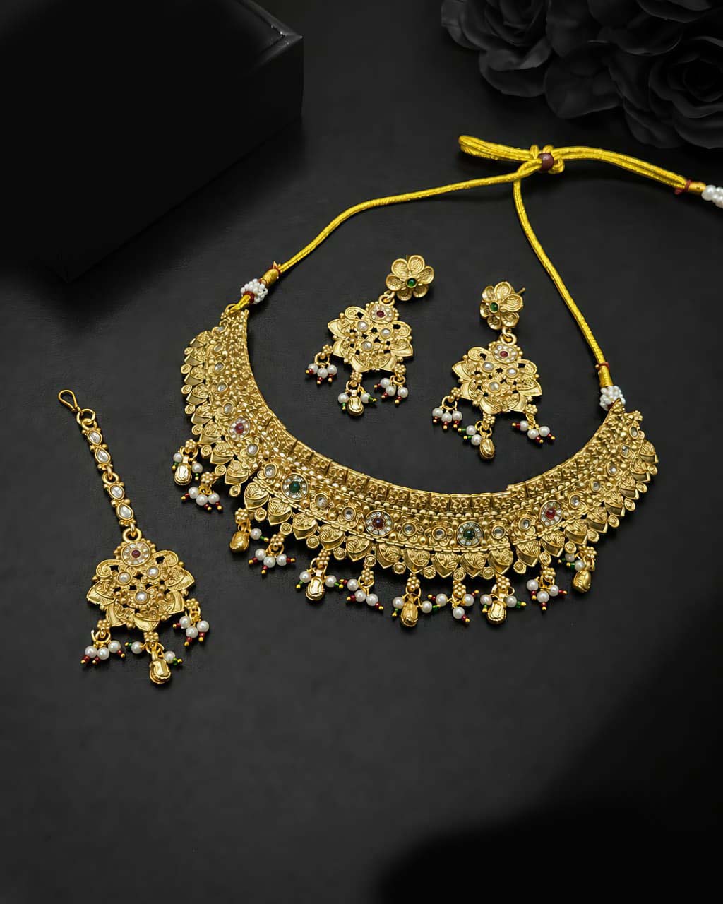 Royal Heritage Collar Set