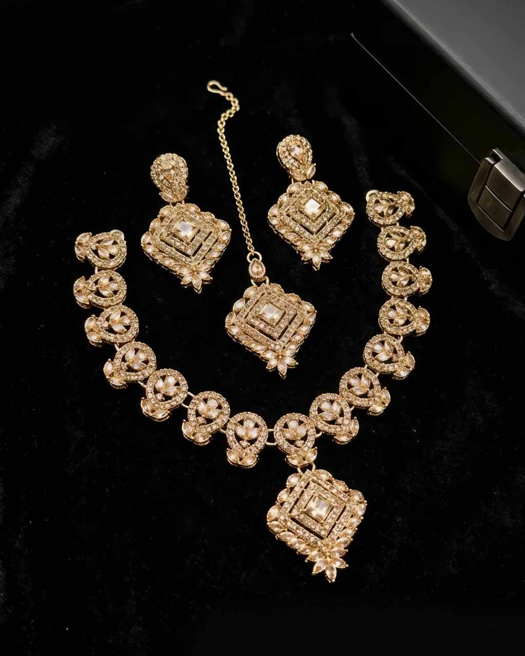 Premium Luxury Necklace Set