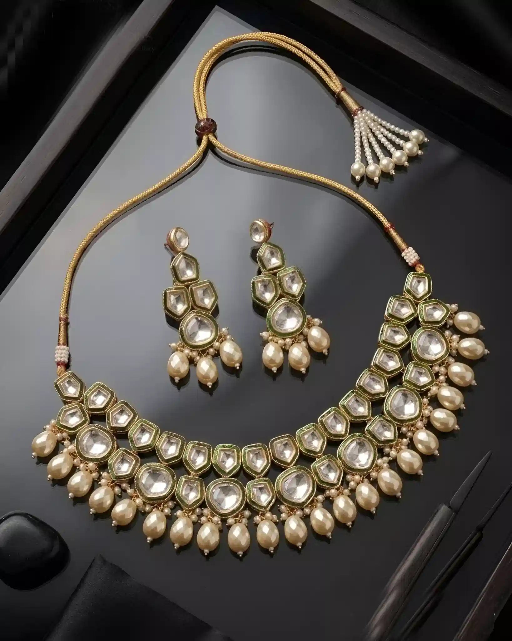 Aafreen Glow Kundan Set