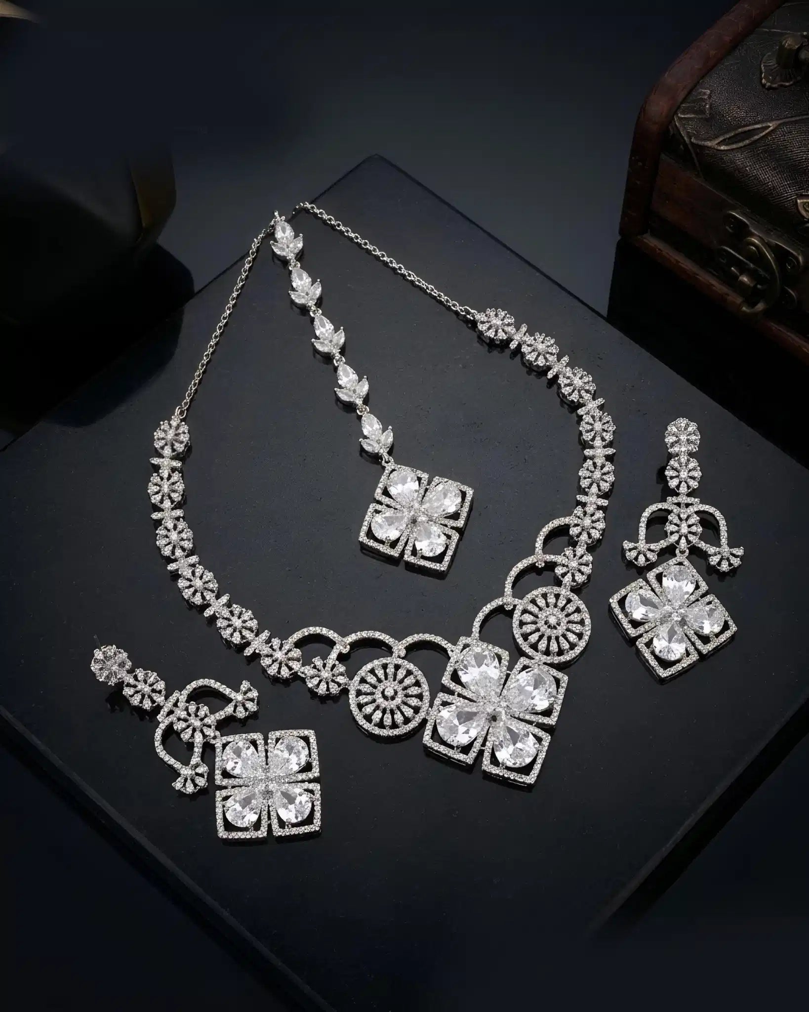 Aaranya Luxe American Diamond Set