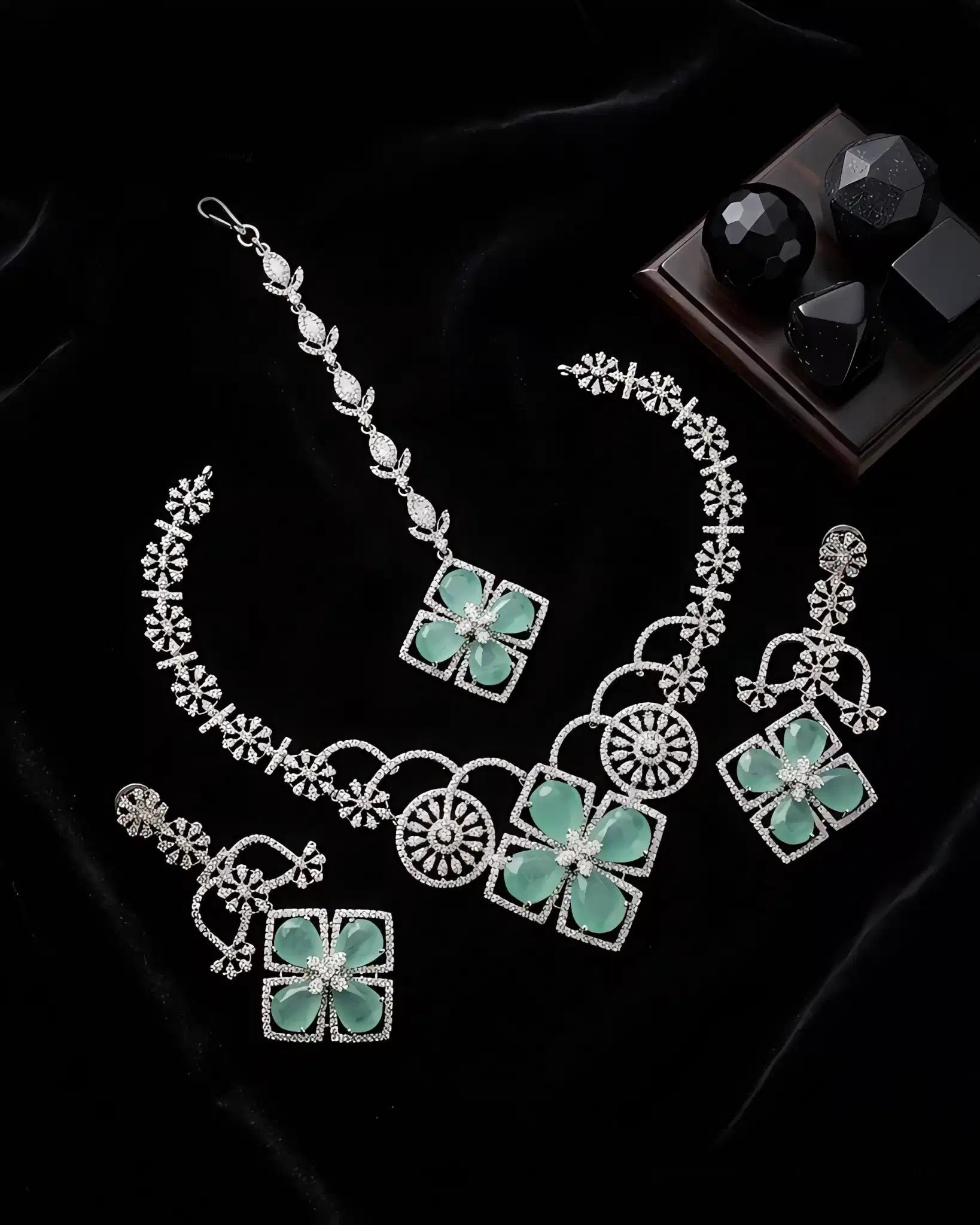 Aaranya Luxe American Diamond Set