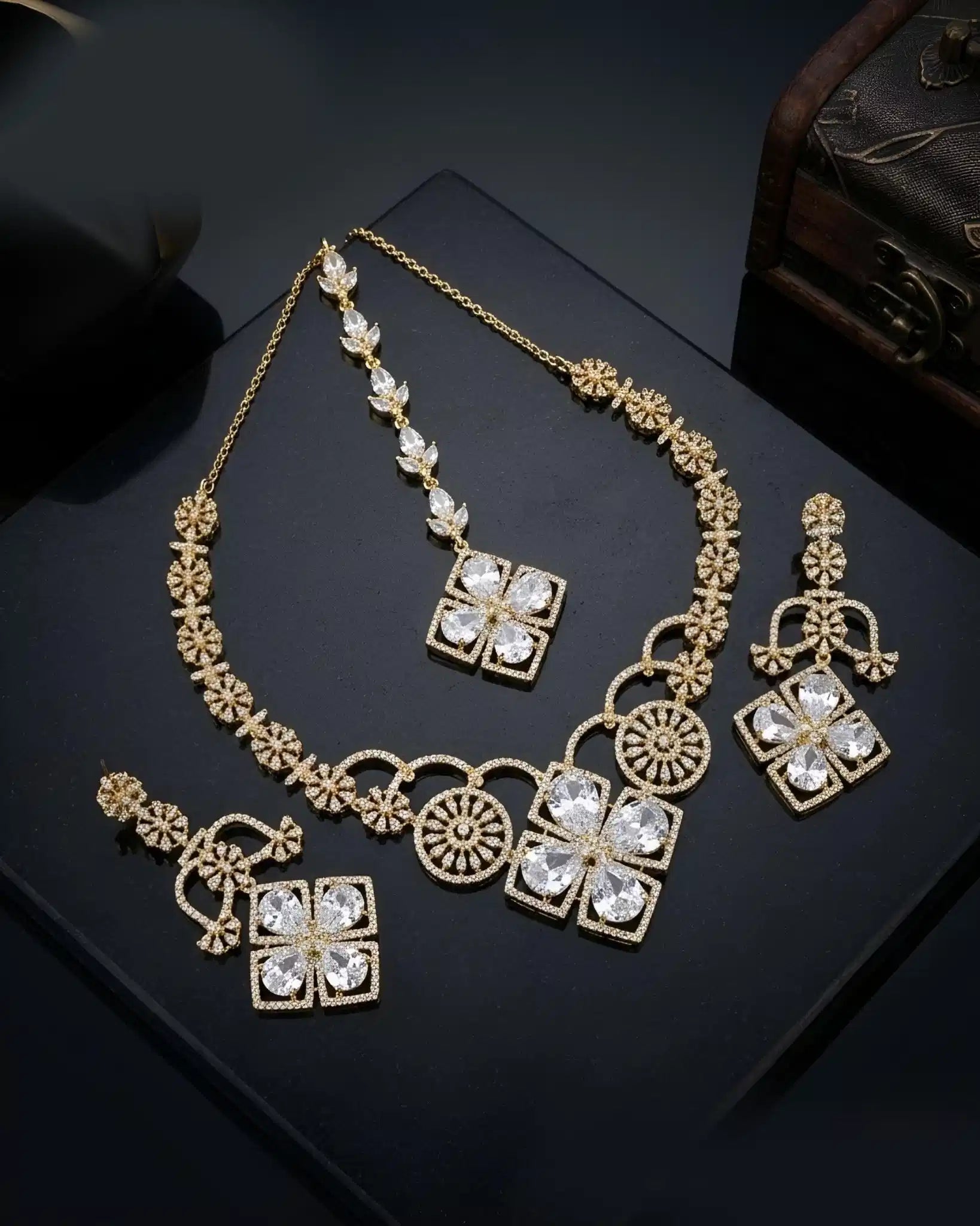 Aaranya Luxe American Diamond Set