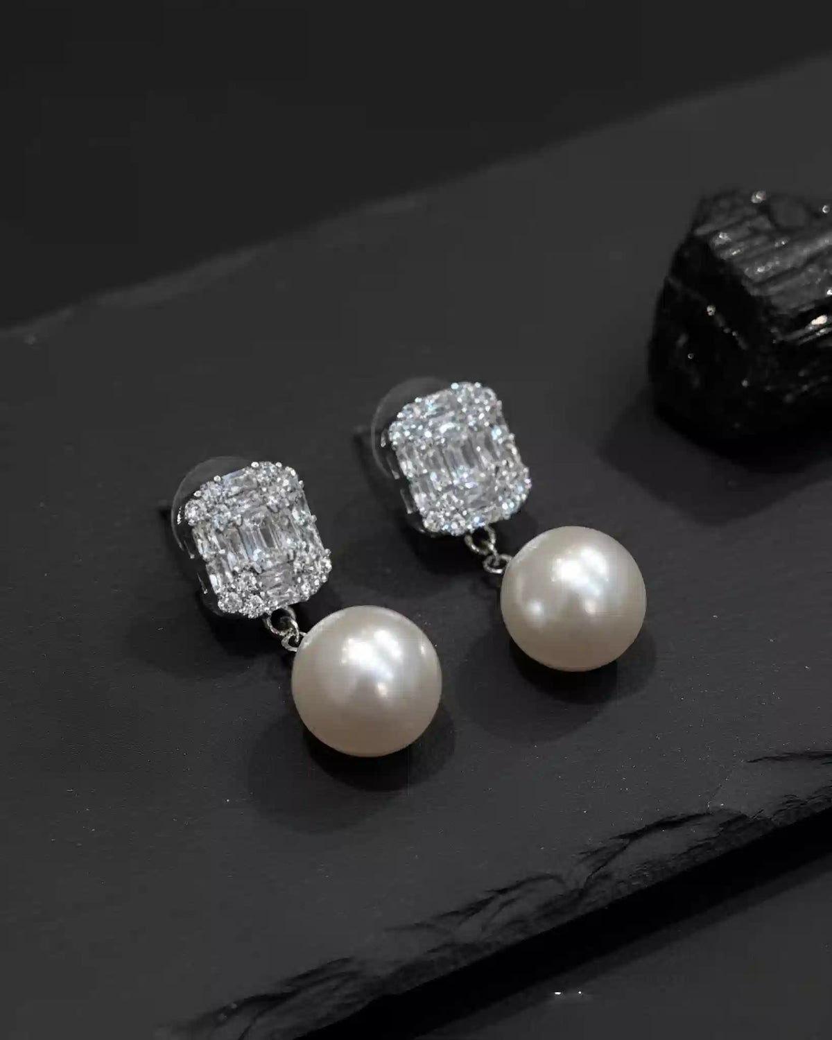 Chic Stud Earrings – Elegant & Everyday Jewelry