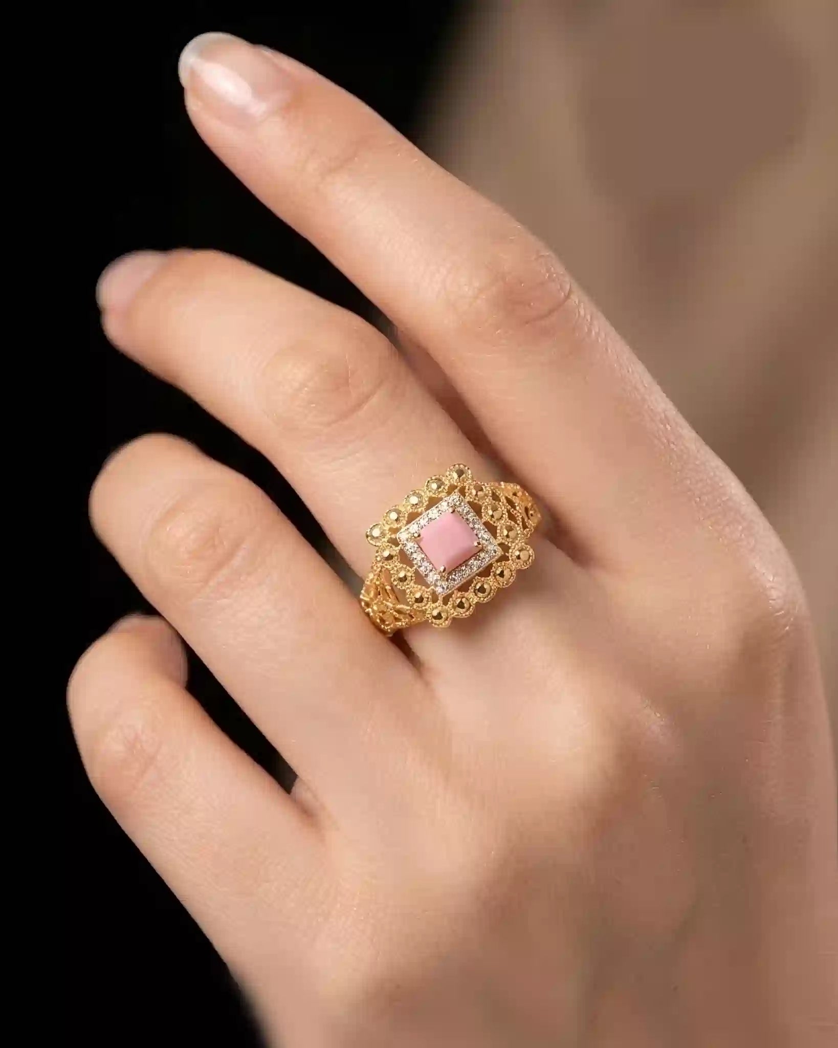 Elara Glow Ring