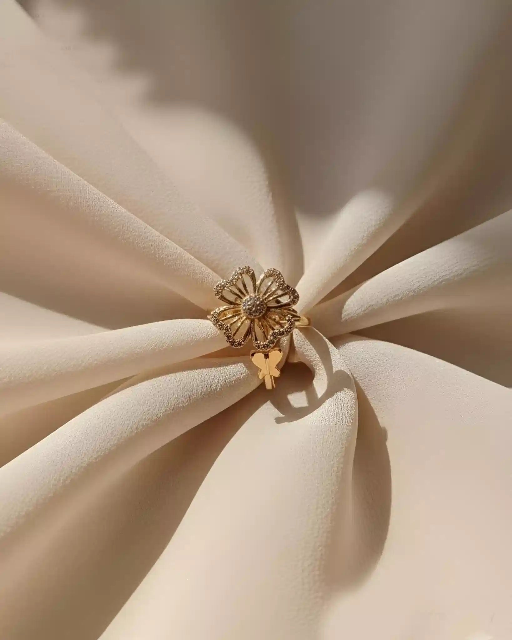 Elegant Festive Statement Spinner Ring
