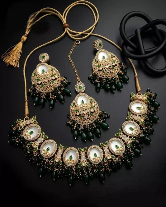 Gold Sparkle Necklace Set