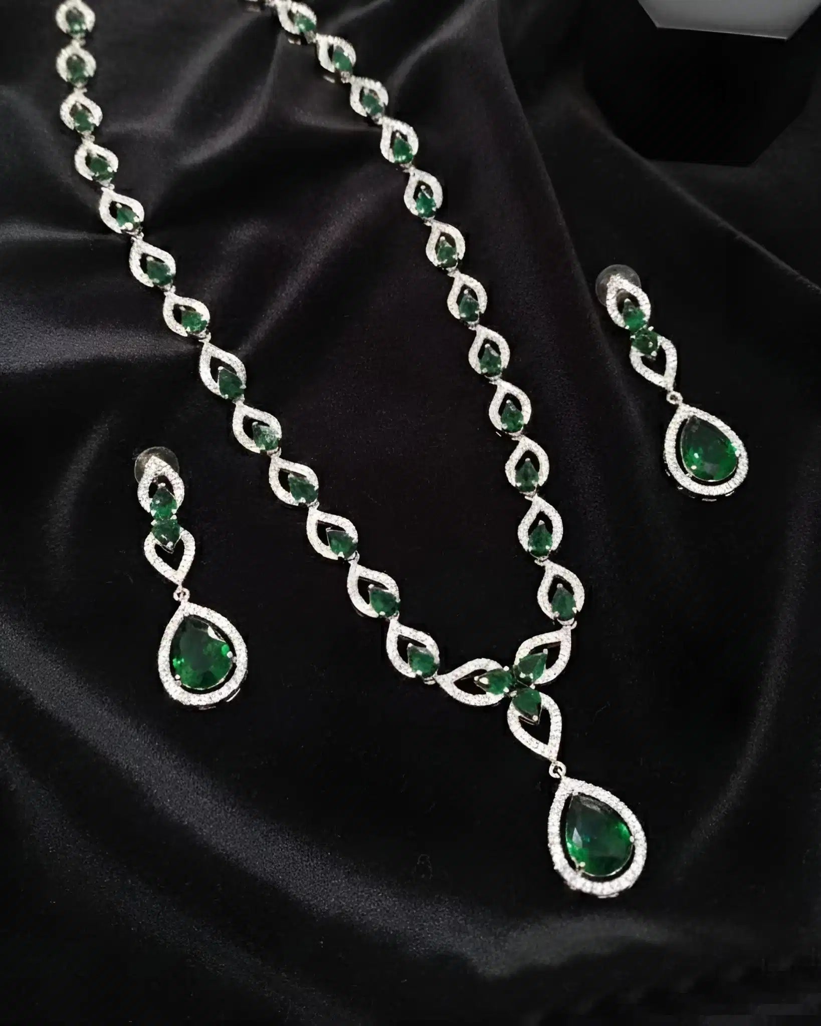 Luxury Teardrop Stone Necklace Set with Matching Earrings