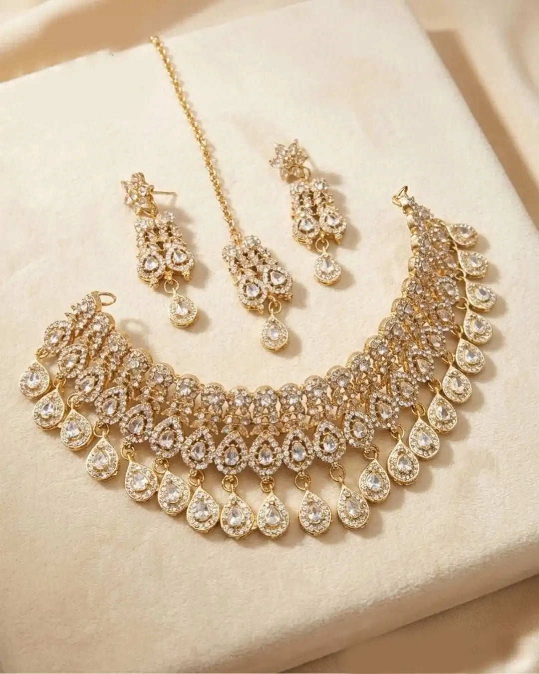 Luxury Wedding Style Necklace Earrings and Tikka Set