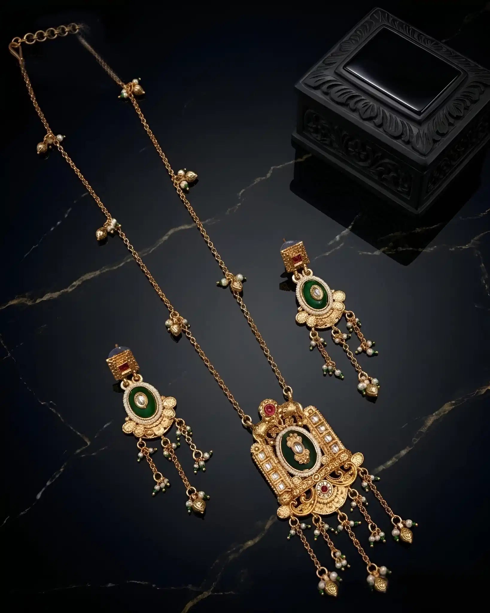 Rajwadi Pendant Set