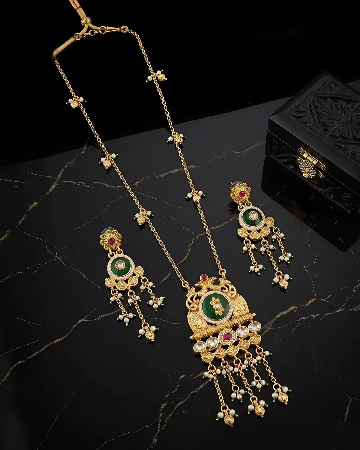 Royal Rajwadi Pendant Set