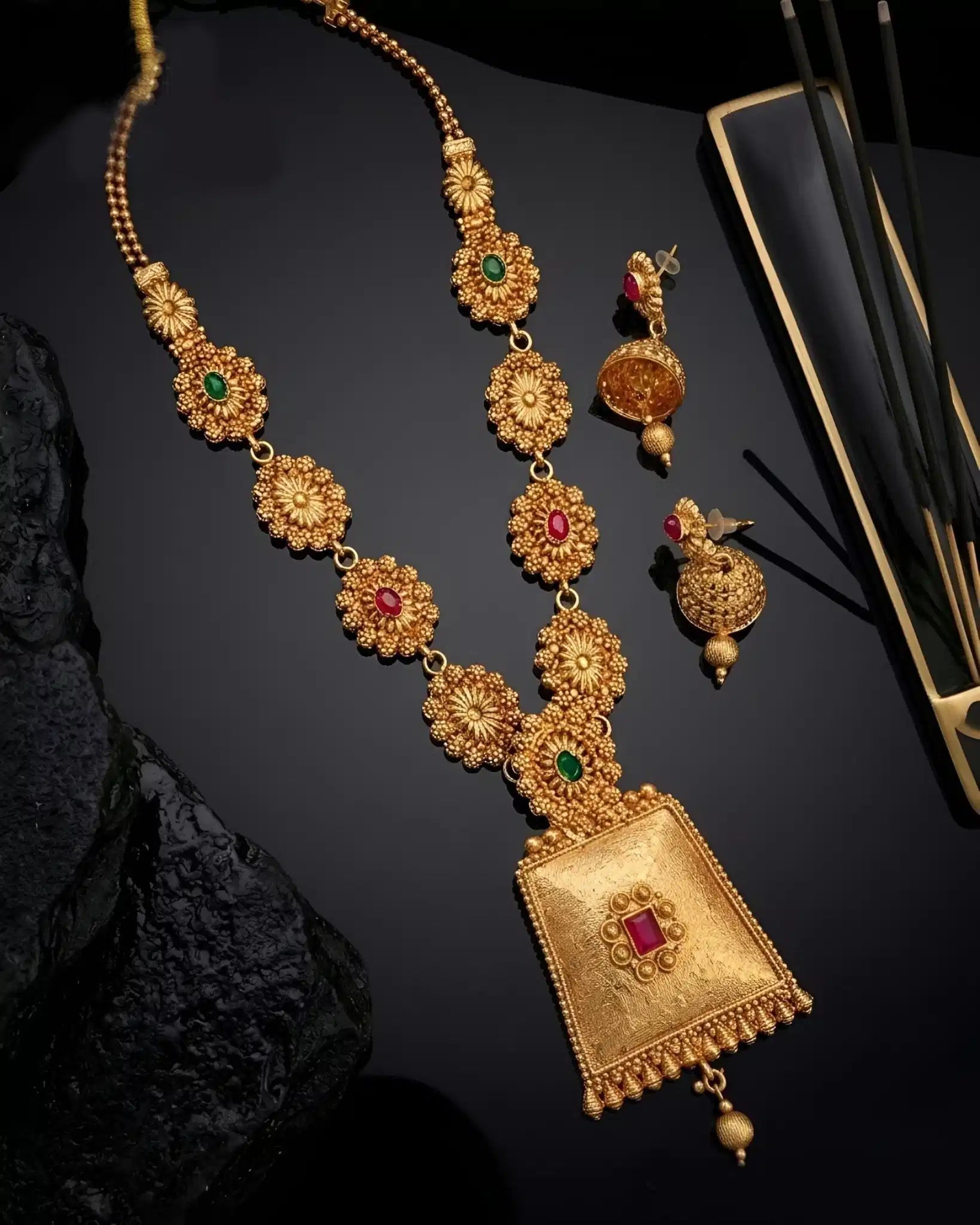 Stylish Rajwadi Mala Set