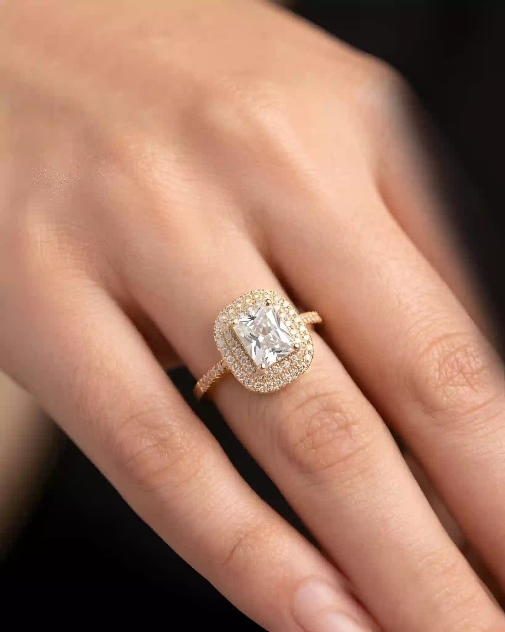Veyra Zircon Ring