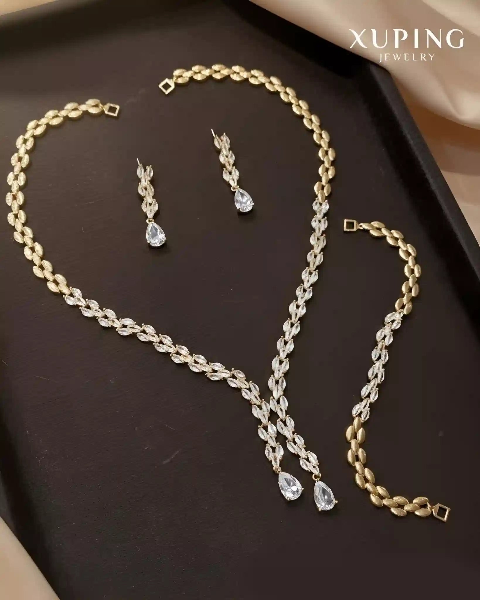 Xuping Jewelry Combo Set Necklace Bracelet Earrings Gold Plated Luxury Set for Women