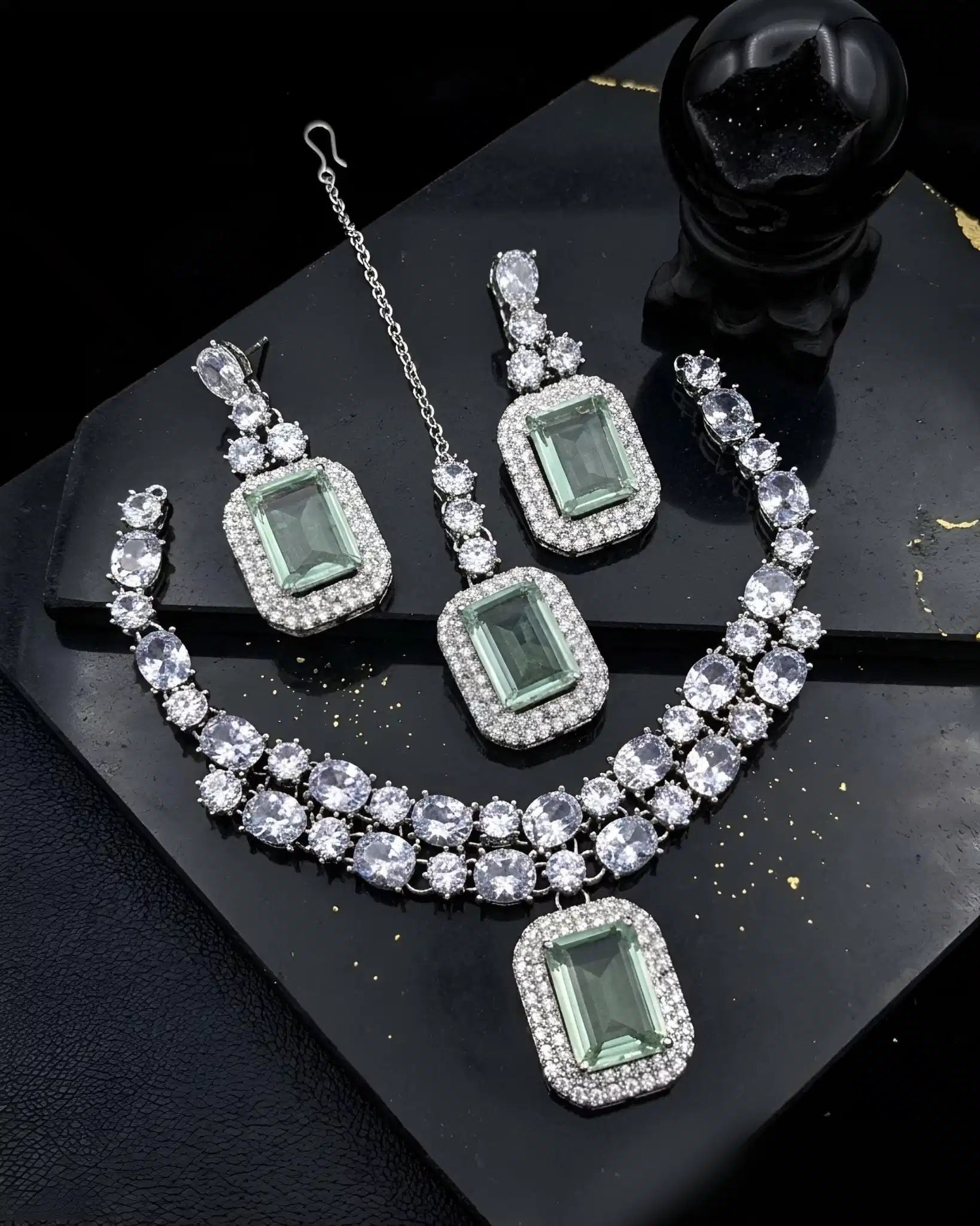 Zivara Spectrum Necklace Set