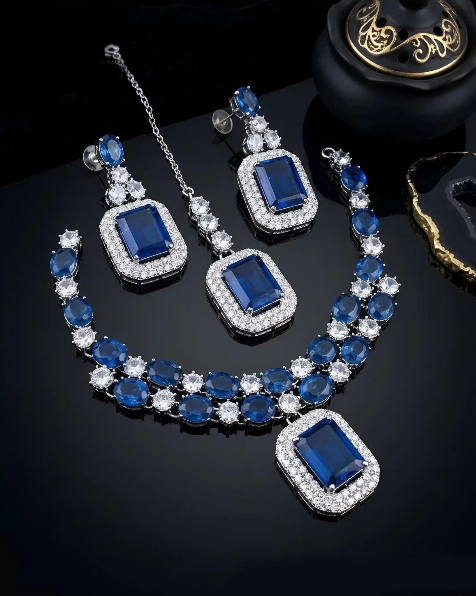 Zivara Spectrum Necklace Set