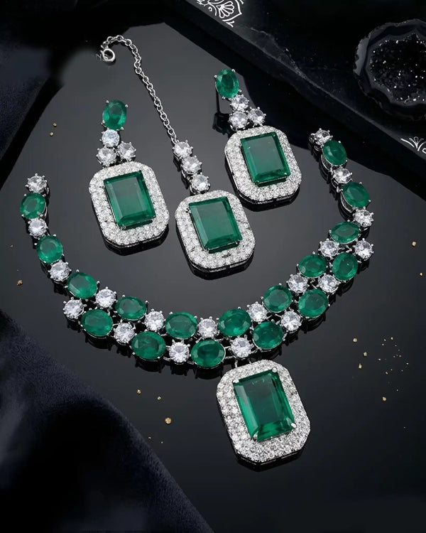 Zivara Spectrum Necklace Set